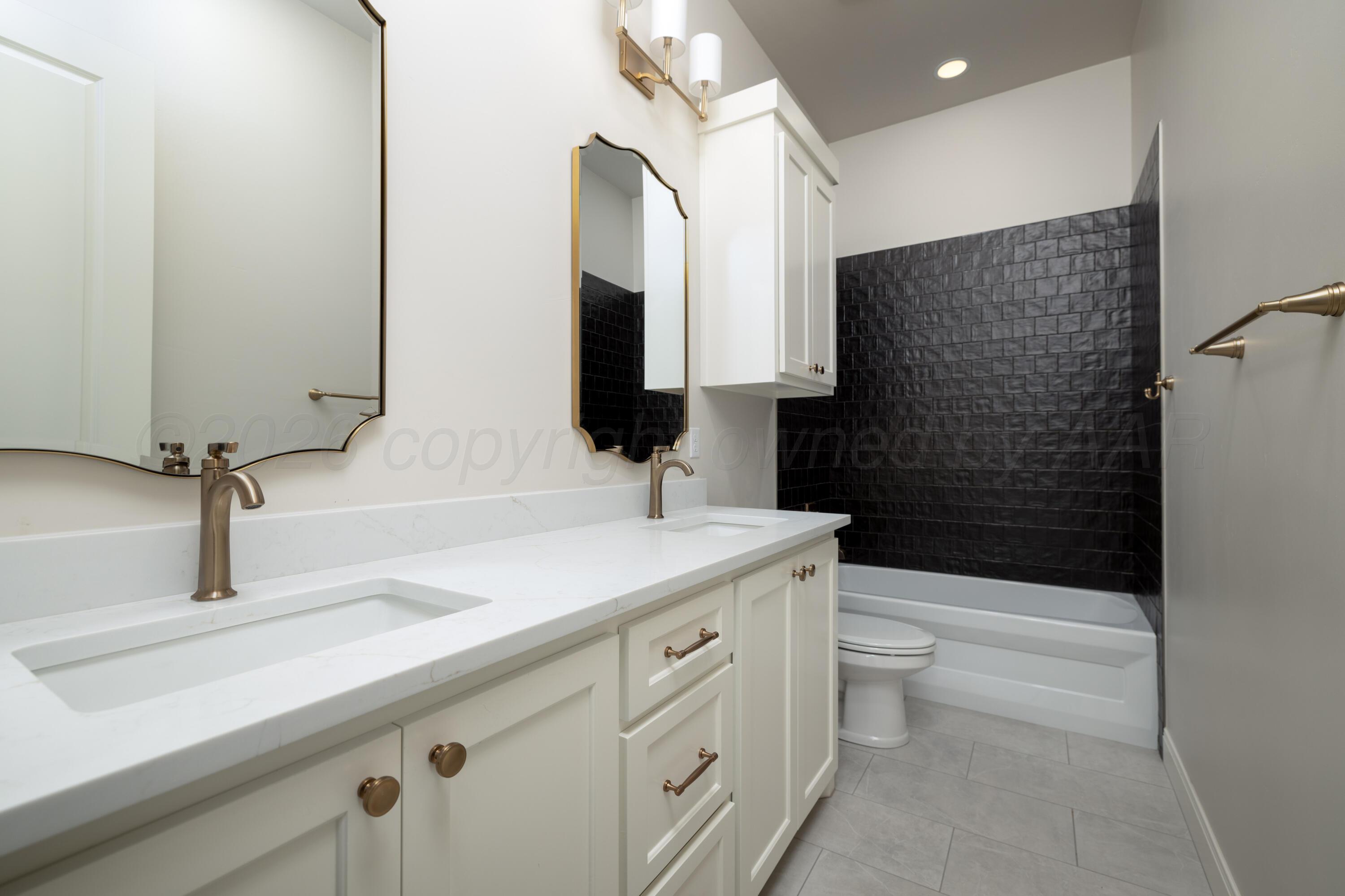 4501 North Rocking Chair Lane Amarillo, TX 79124 - Photo 35 of 44 Guest Bathroom