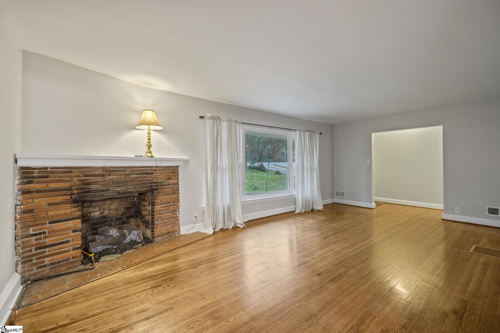 317 Chick Springs Road Greenville, SC 29609 - Photo 3 of 25 Gallery Image 3