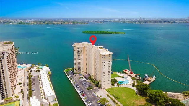 $400,000 | 11111 Biscayne Boulevard, Unit 21B, Miami, FL 33181