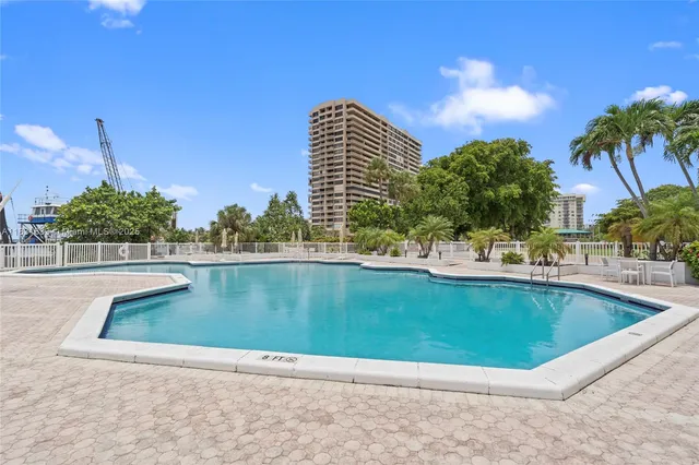 $400,000 | 11111 Biscayne Boulevard, Unit 21B, Miami, FL 33181
