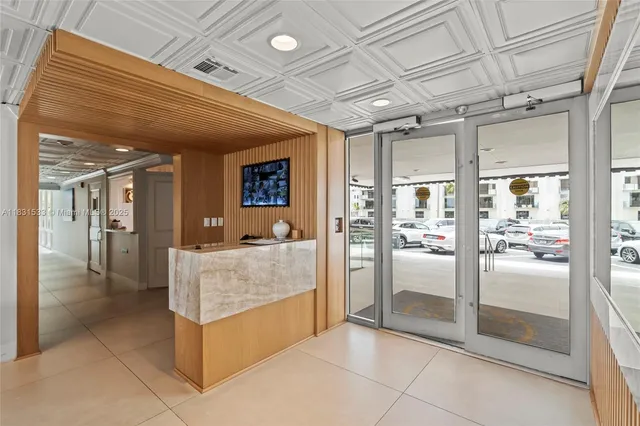 $400,000 | 11111 Biscayne Boulevard, Unit 21B, Miami, FL 33181