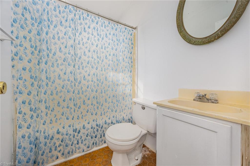 306 Avery Avenue High Point, NC 27265 - Photo 13 of 36