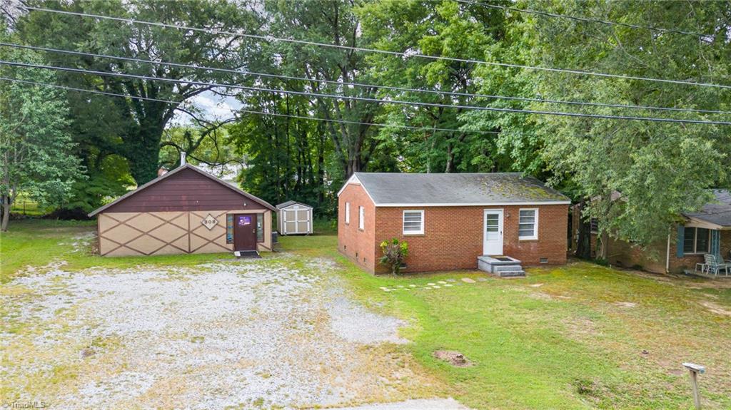 306 Avery Avenue High Point, NC 27265 - Photo 32 of 36
