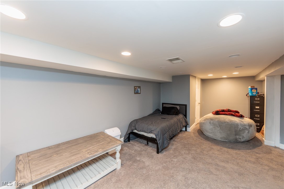 3443 Dentzler Road Parma, OH 44134 - Photo 40 of 48 Bedroom with carpet flooring, visible vents, and recessed lighting