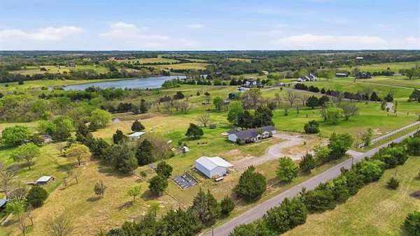 $699,999 | 4990 Luella Road, Sherman, TX 75090