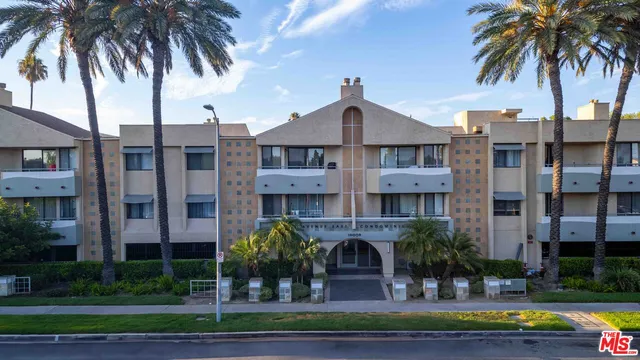 $454,000 | 19009 Sherman Way, Unit 22, Reseda, CA 91335