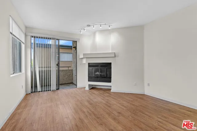 $454,000 | 19009 Sherman Way, Unit 22, Reseda, CA 91335