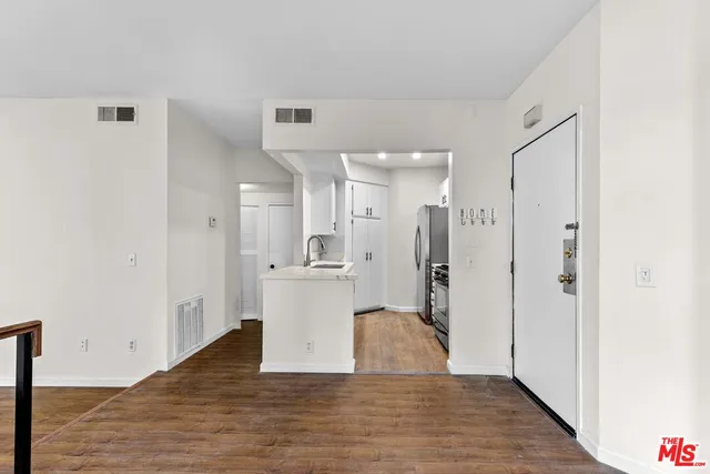 $454,000 | 19009 Sherman Way, Unit 22, Reseda, CA 91335