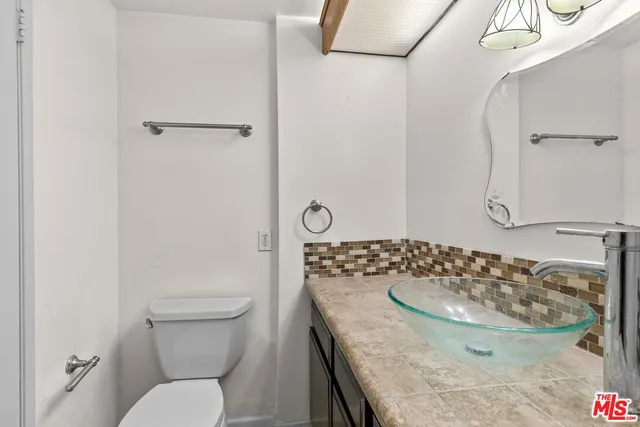 $454,000 | 19009 Sherman Way, Unit 22, Reseda, CA 91335