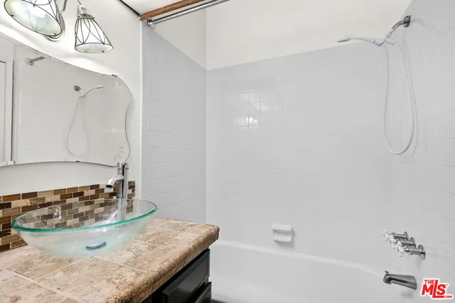 $454,000 | 19009 Sherman Way, Unit 22, Reseda, CA 91335