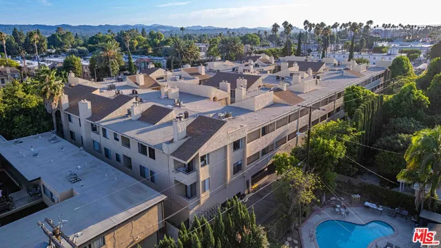 $454,000 | 19009 Sherman Way, Unit 22, Reseda, CA 91335