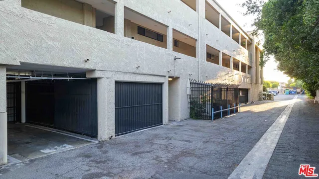 $454,000 | 19009 Sherman Way, Unit 22, Reseda, CA 91335