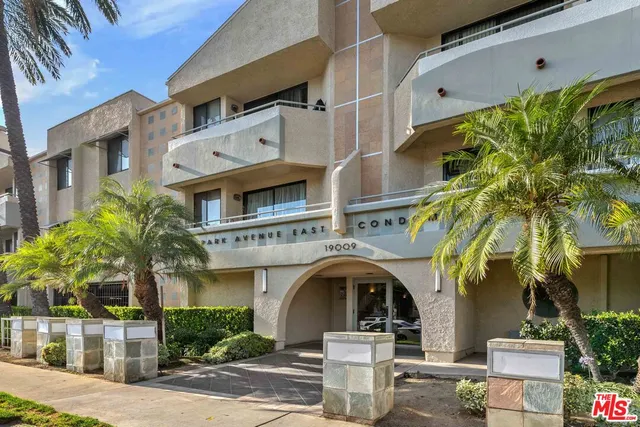 $454,000 | 19009 Sherman Way, Unit 22, Reseda, CA 91335