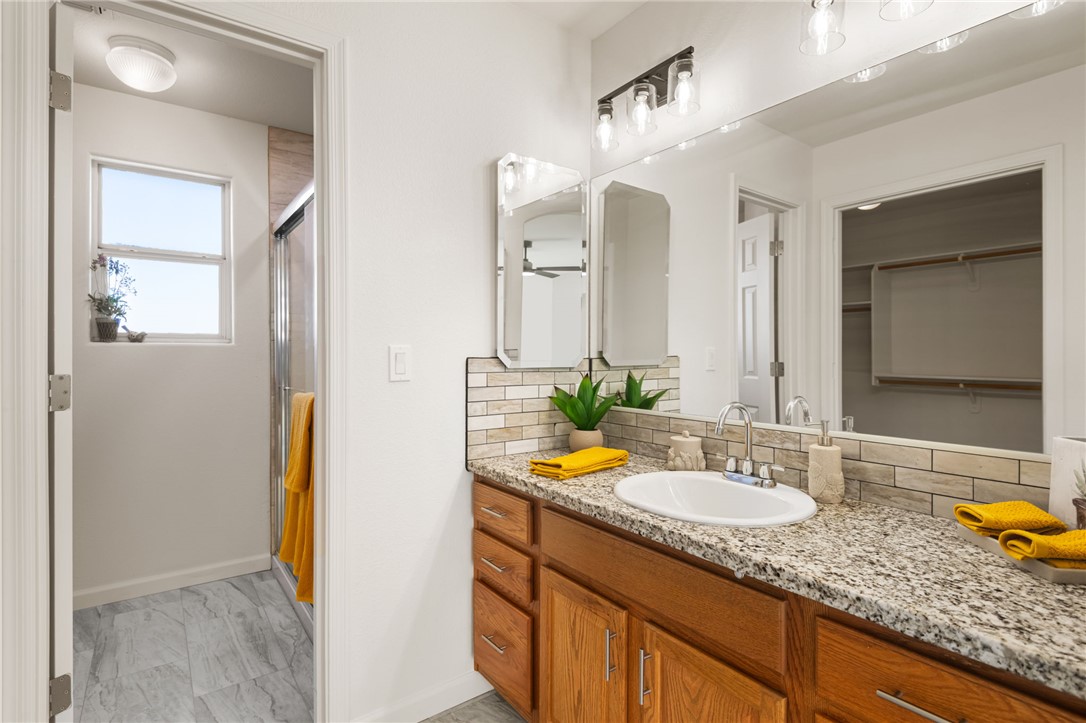3731 Bagdad Road Golden Valley, AZ 86413 - Photo 22 of 39 Master Bathroom
