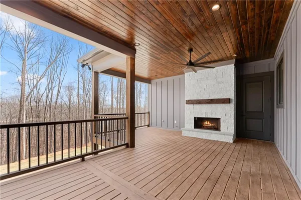 $995,000 | 3255 Tanners Mill Road, Gainesville, GA 30507