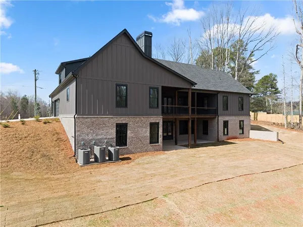 $995,000 | 3255 Tanners Mill Road, Gainesville, GA 30507