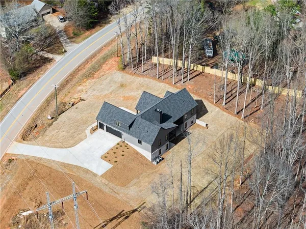 $995,000 | 3255 Tanners Mill Road, Gainesville, GA 30507