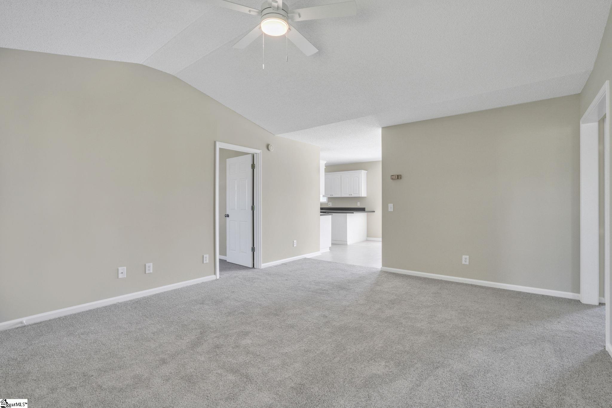 1370 Bishop Road Inman, SC 29349 - Photo 4 of 24