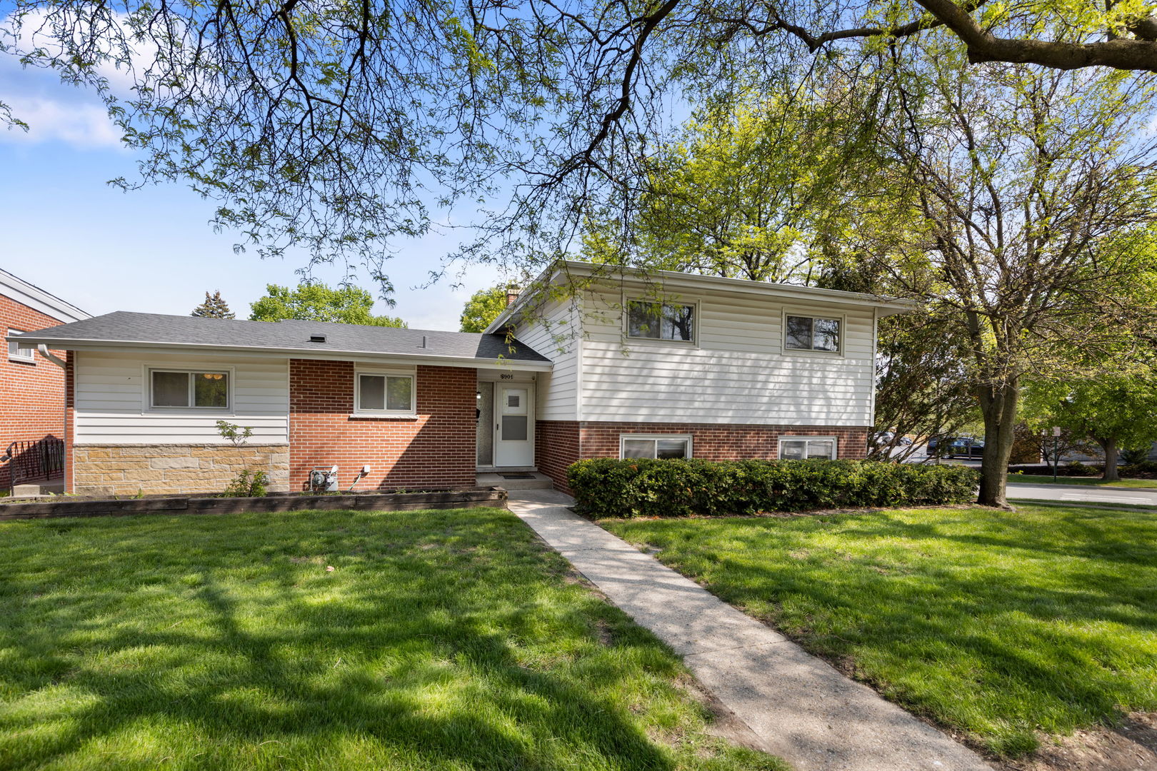 8901 Niles Center Road Skokie, IL 60076 - Photo 1 of 20 Gallery Image 1