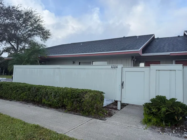 $1,800 | 4104 Northwest Cinnamon Tree Circle, Jensen Beach, FL 34957