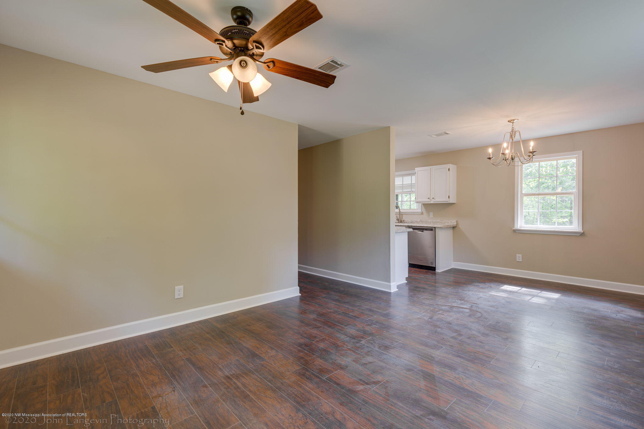 3536 High Road Hernando, MS 38632 - Photo 5 of 20 3536+High+Rd+Hernando-4-web-Living%2FDin