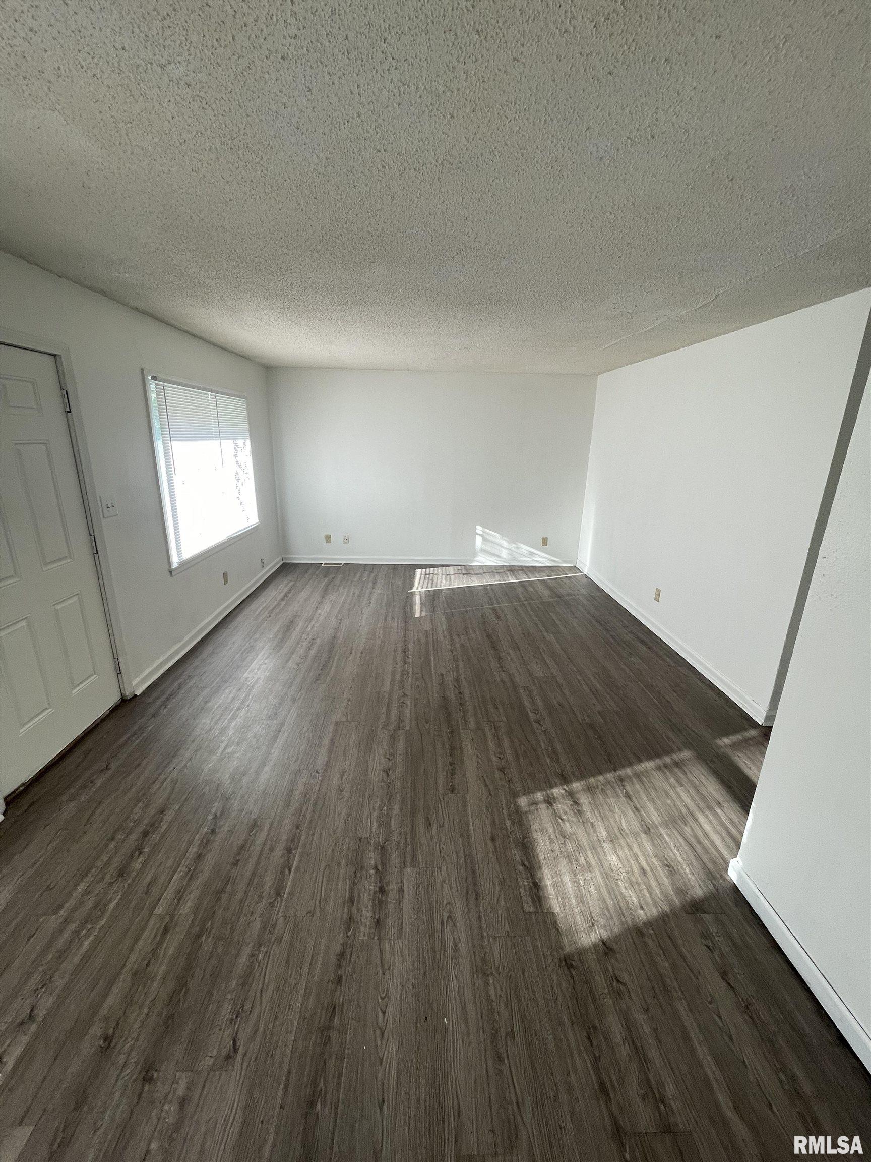 1832 Greentree Road Springfield, IL 62703 - Photo 6 of 10