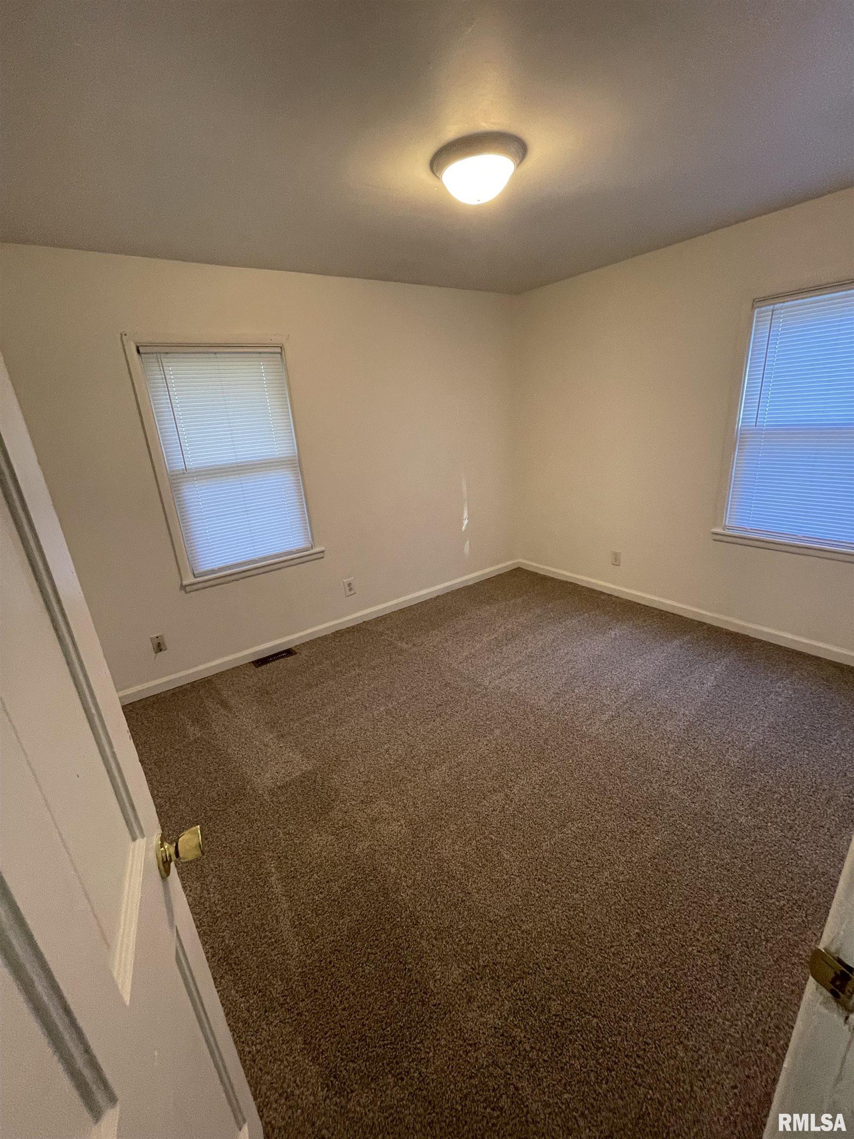 1832 Greentree Road Springfield, IL 62703 - Photo 9 of 10