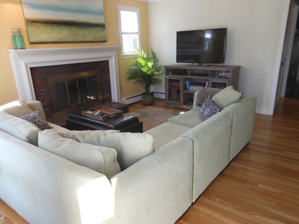 1364 Trapelo Road Waltham, MA 02451 - Photo 5 of 19