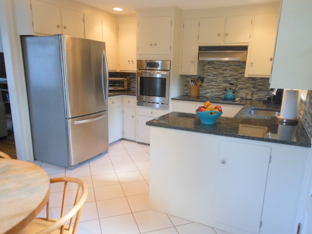 1364 Trapelo Road Waltham, MA 02451 - Photo 9 of 19