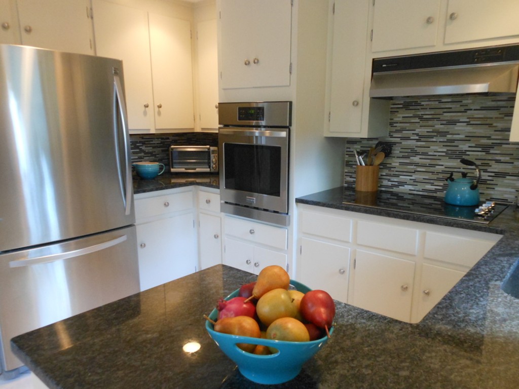 1364 Trapelo Road Waltham, MA 02451 - Photo 10 of 19