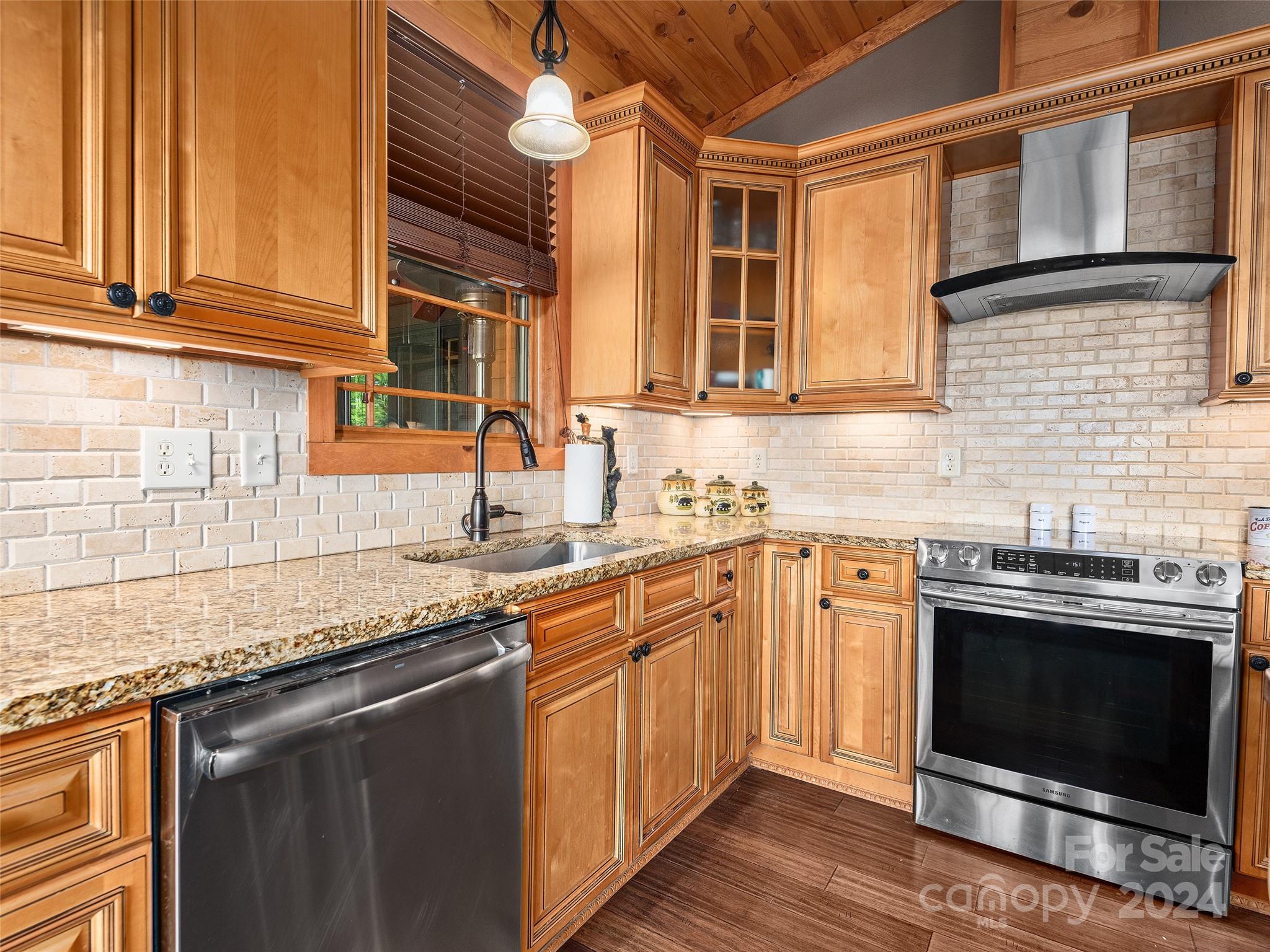 178 Ladderback Ridge Waynesville, NC 28785 - Photo 12 of 48 Gallery Image 12