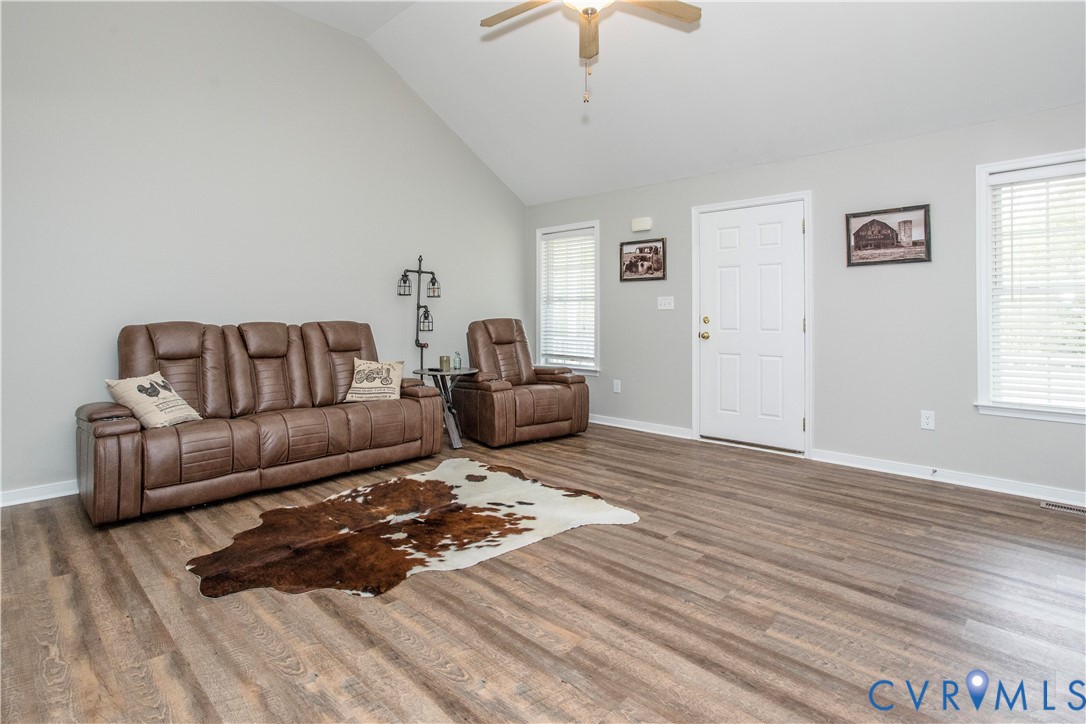 19924 Log Road Carson, VA 23830 - Photo 5 of 33