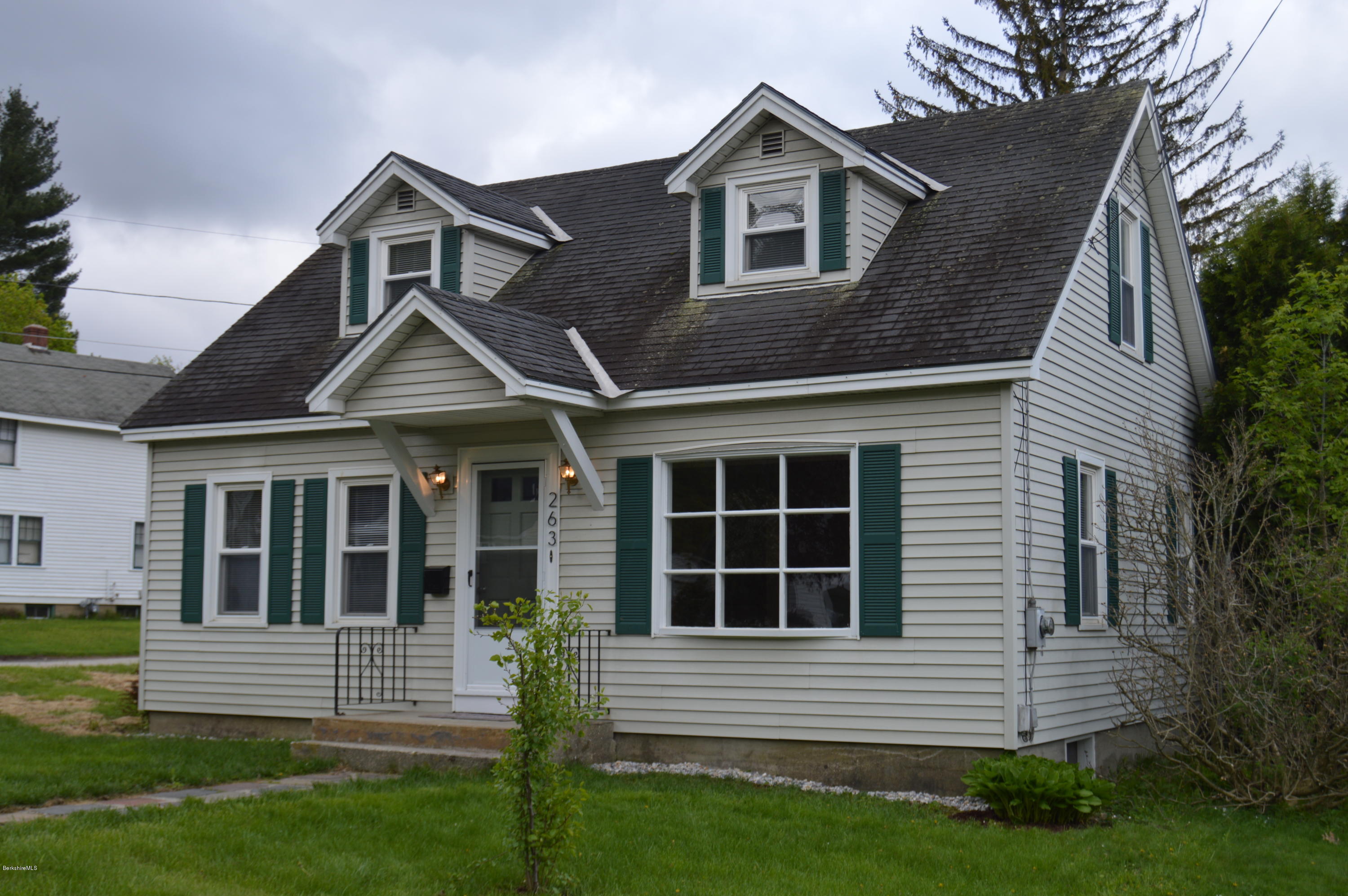 263 Sand Springs Road Williamstown, MA 01267 - Photo 3 of 33 2017-05-07 21.07.33