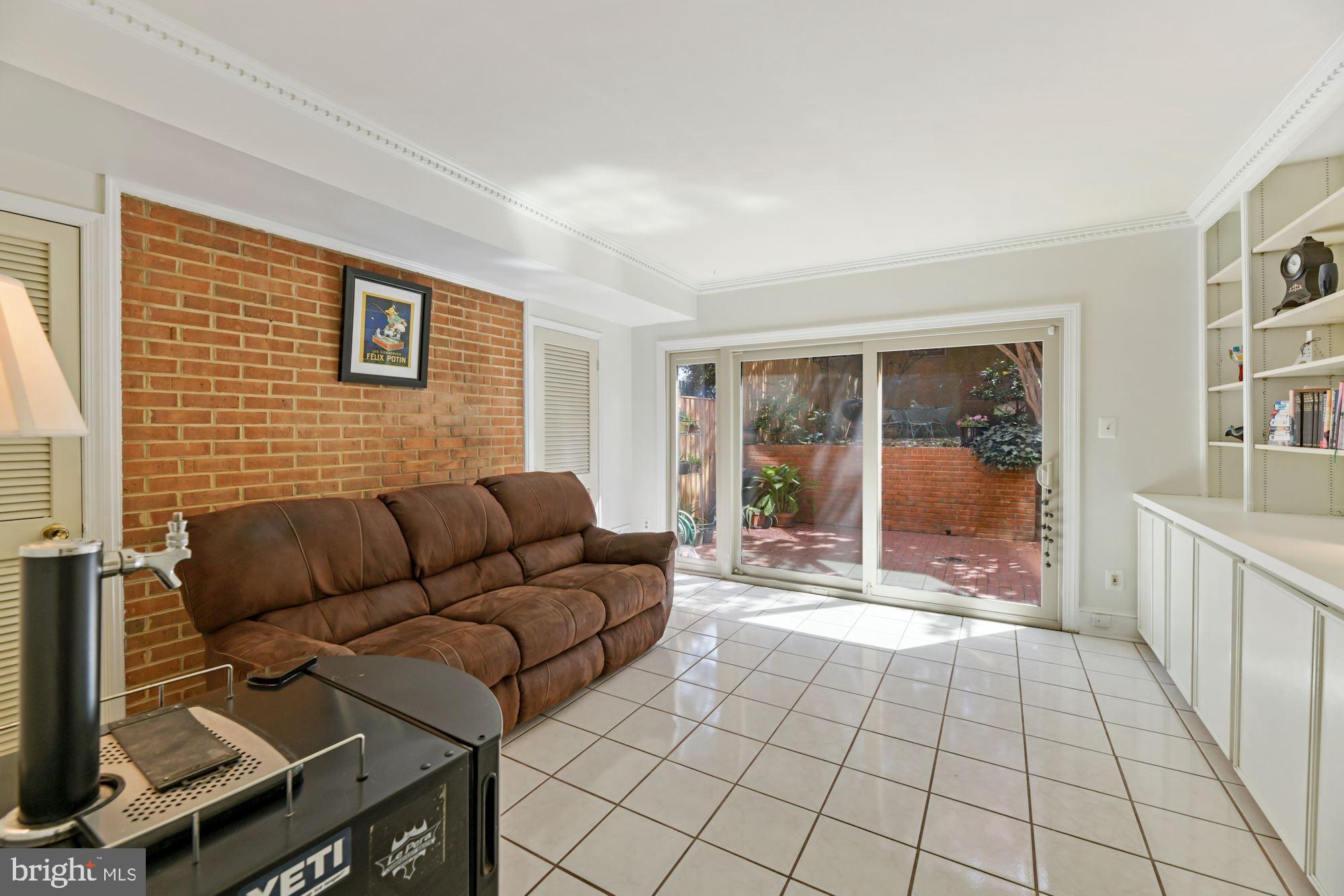 803 C Street Southeast Washington, DC 20003 - Photo 5 of 31