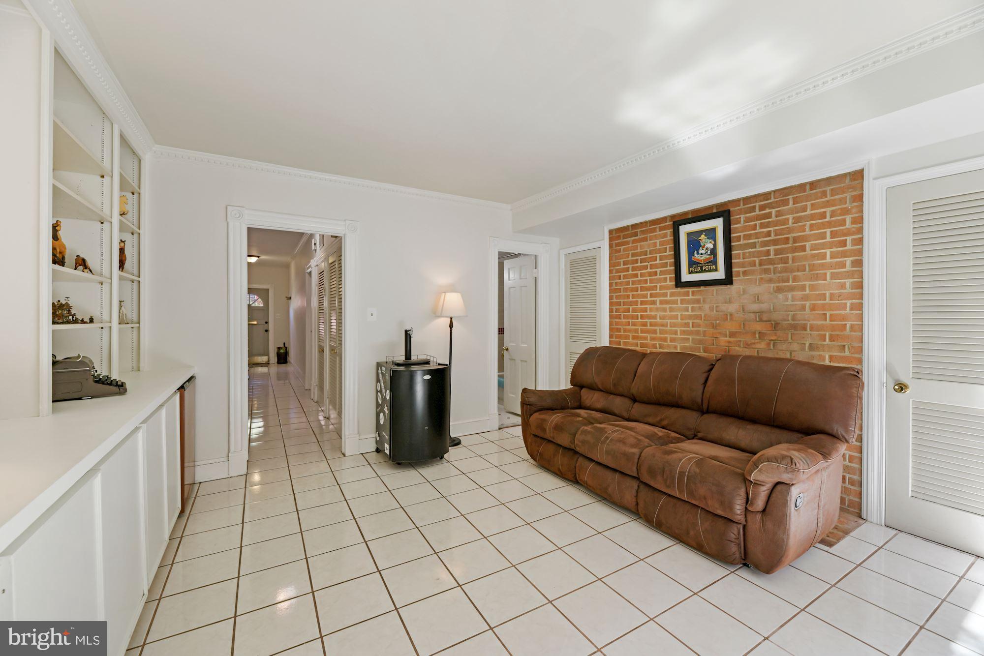 803 C Street Southeast Washington, DC 20003 - Photo 6 of 31