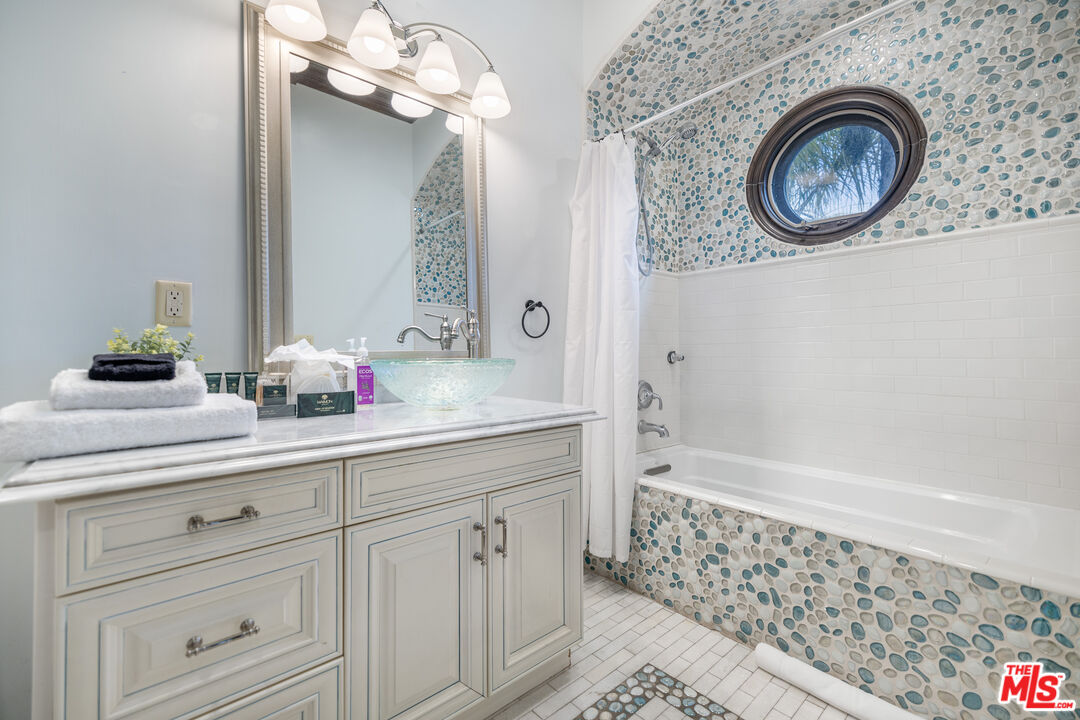 18607 Cassandra Street Tarzana, CA 91356 - Photo 40 of 58