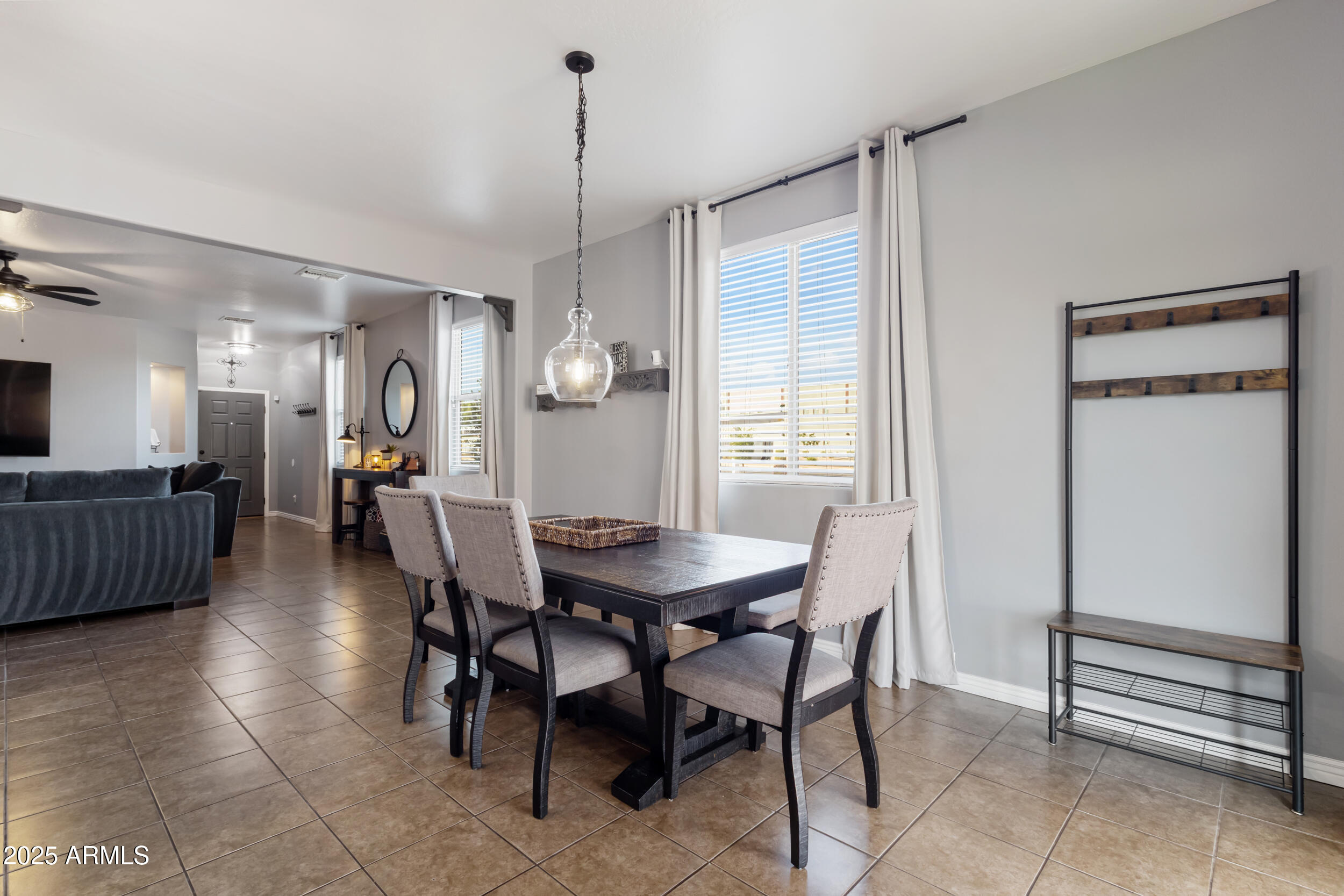 7305 West Darrel Road Laveen, AZ 85339 - Photo 8 of 26 Light and Bright