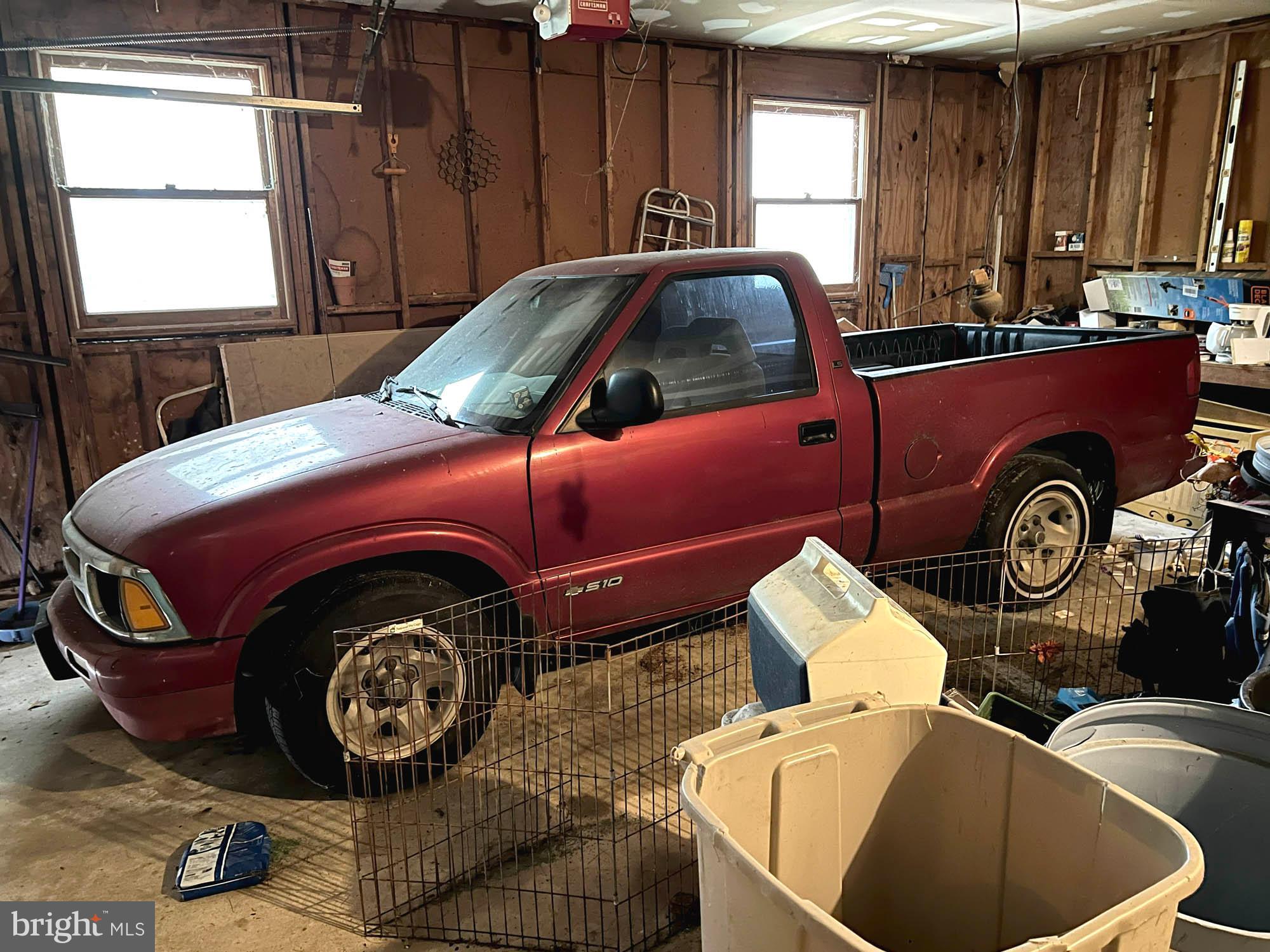 4992 Millers Station Road Hampstead, MD 21074 - Photo 24 of 24 a kitchen that has a stove