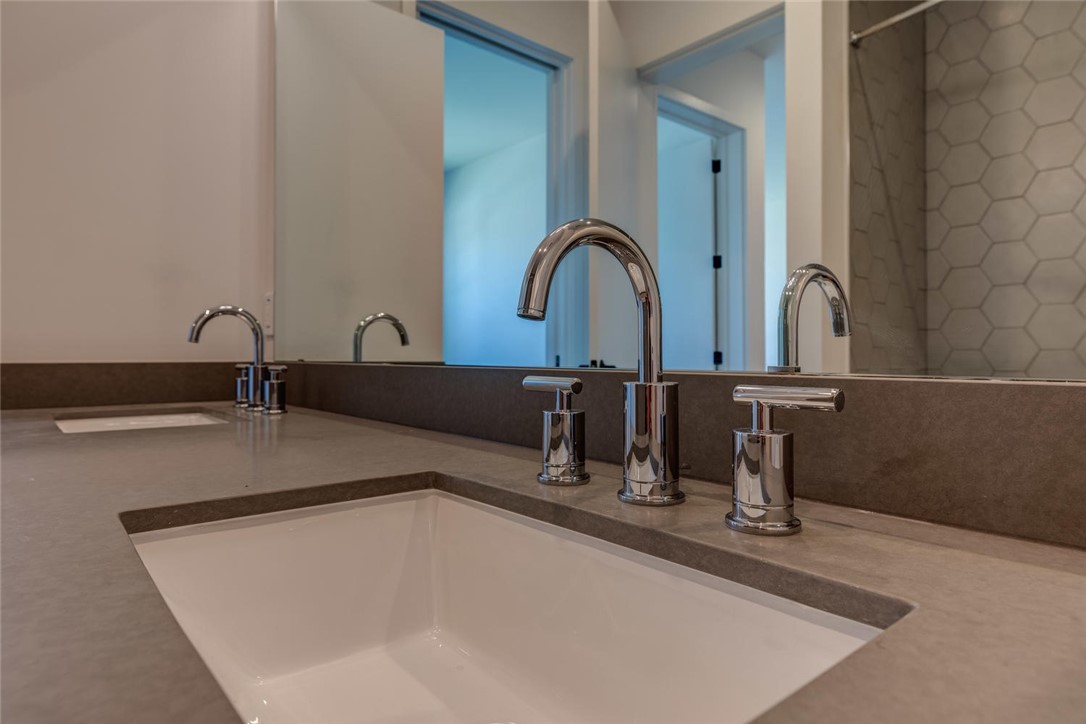 800 Embassy Drive, Unit 233 Austin, TX 78702 - Photo 25 of 40