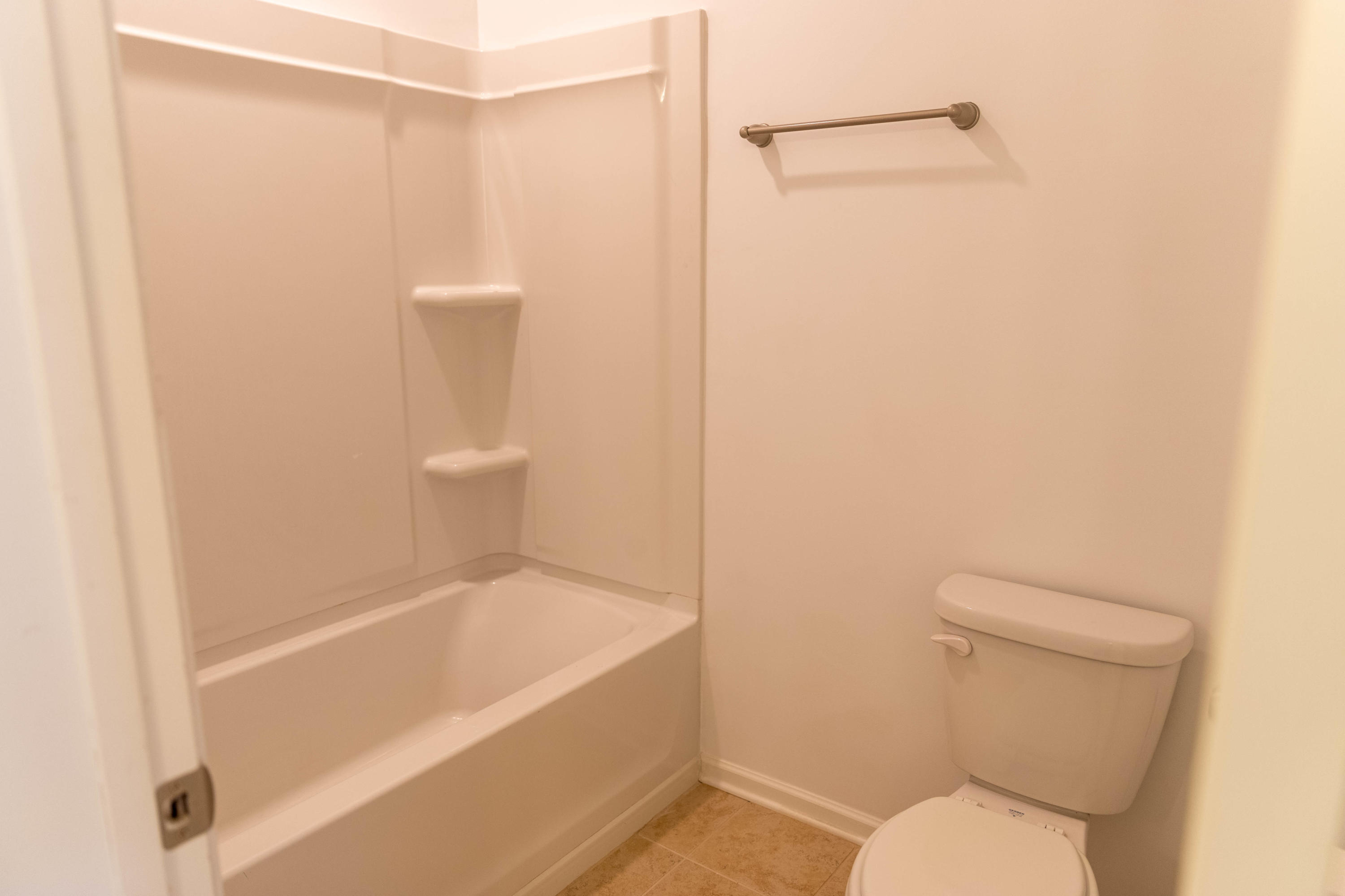1277 Dingle Road Mount Pleasant, SC 29466 - Photo 22 of 31 Jack & Jill bath