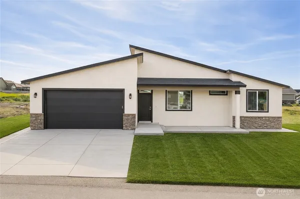 $458,312 | 6739 Se Club, Othello, WA 99344