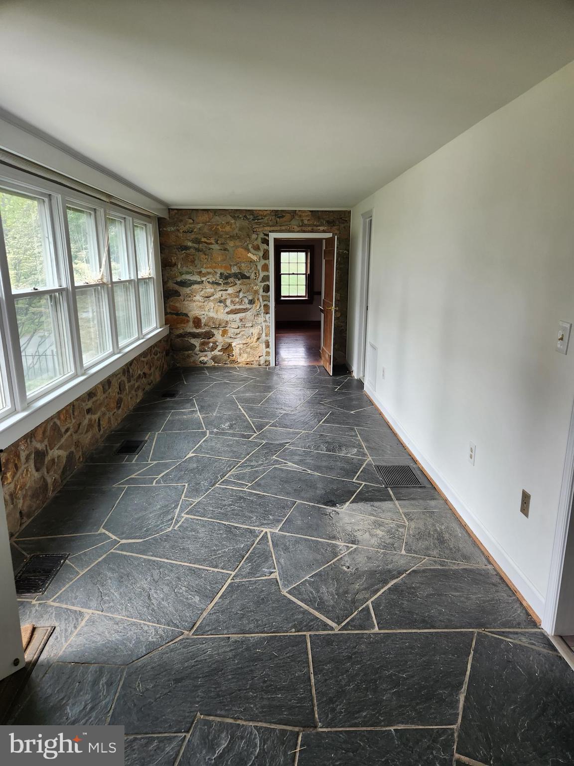 2000 Rectortown Road Delaplane, VA 20144 - Photo 4 of 15 Front Entry