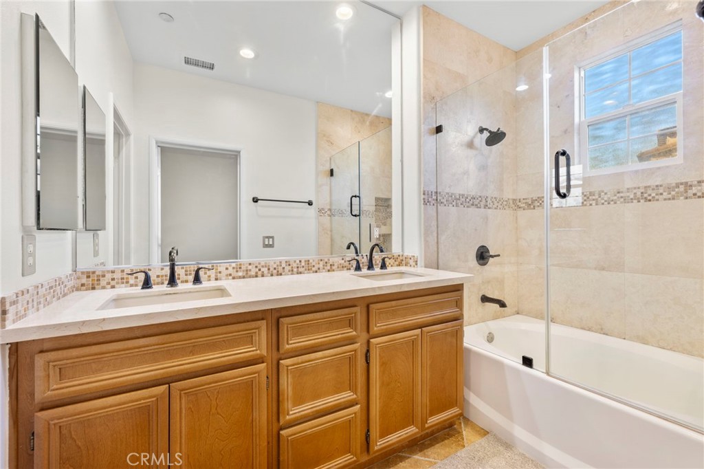 19 Vinca Court Ladera Ranch, CA 92694 - Photo 13 of 29 primary bath