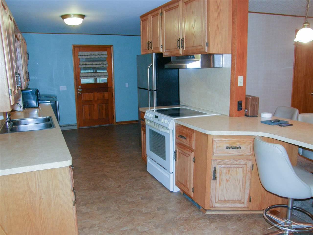 17030 South Sharon Road Chesaning, MI 48616 - Photo 5 of 21 31396340-4.JPG