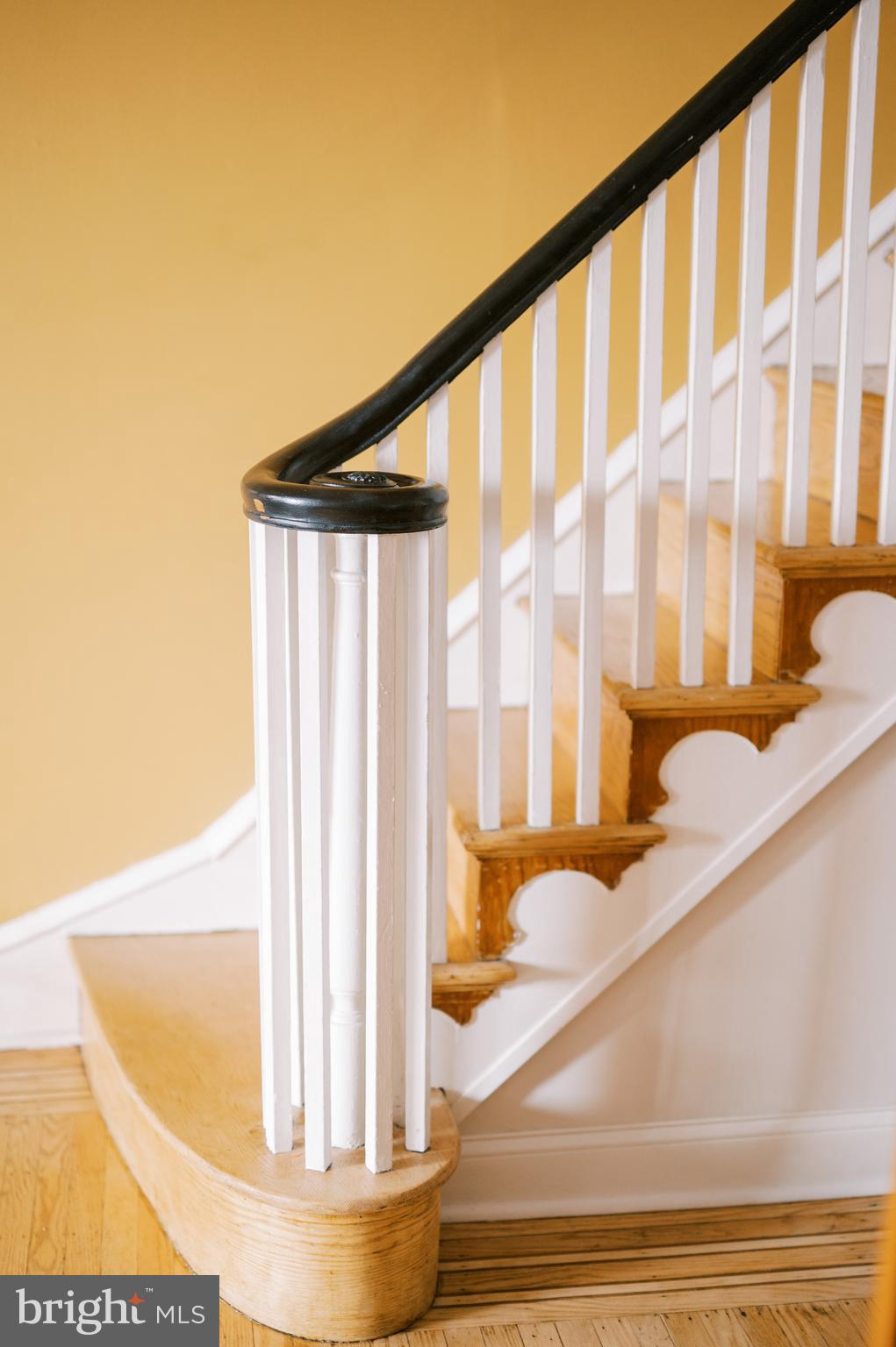 412 McClellan Street Philadelphia, PA 19148 - Photo 19 of 46 ARCHITECHTURAL STAIRWAY