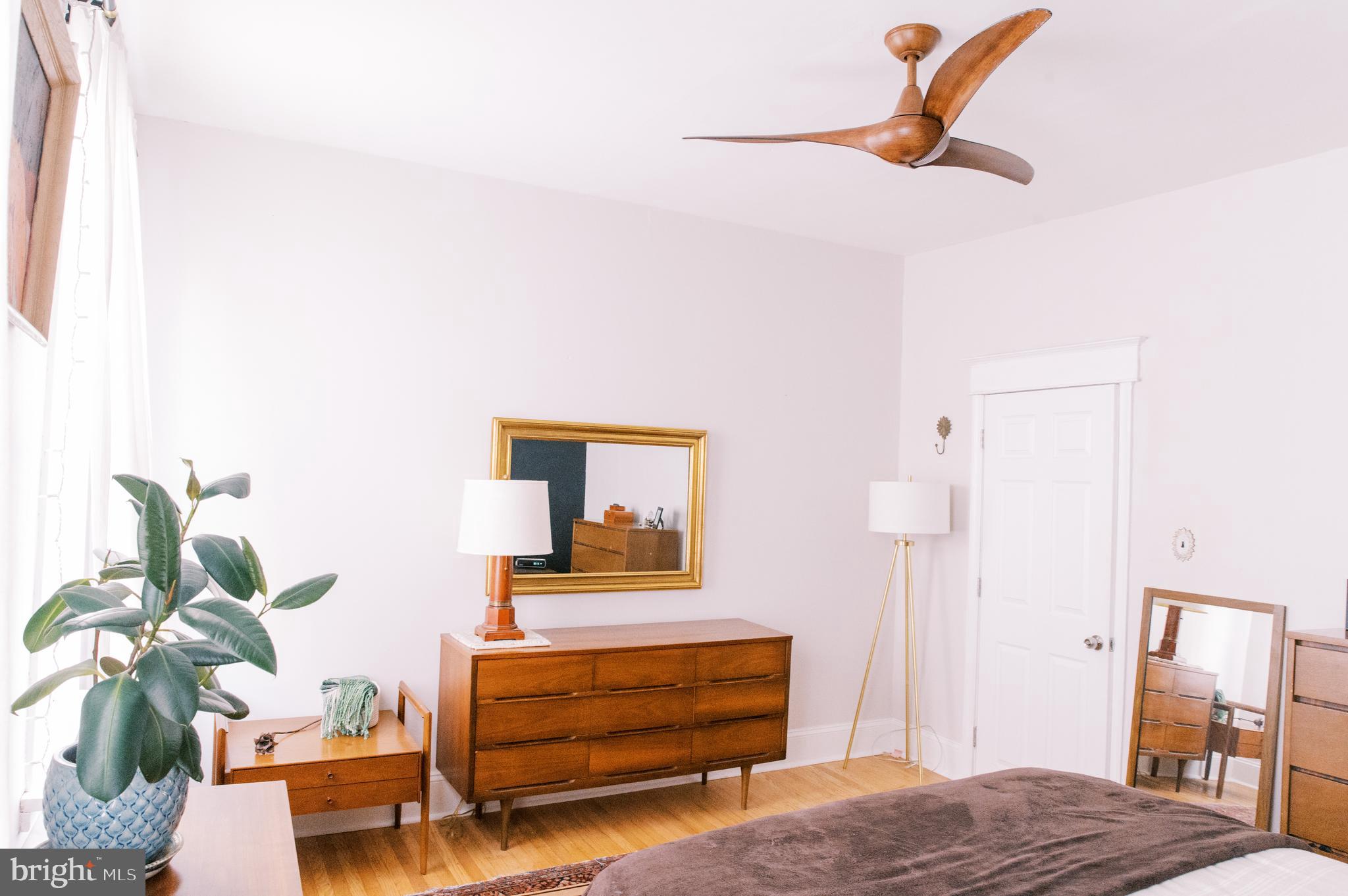 412 McClellan Street Philadelphia, PA 19148 - Photo 25 of 46 MAIN BEDROOM
