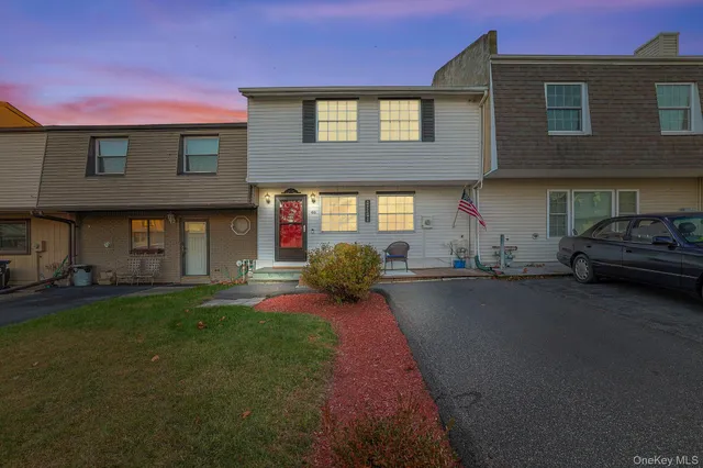 $325,000 | 46 Silo Lane, Middletown, NY 10940