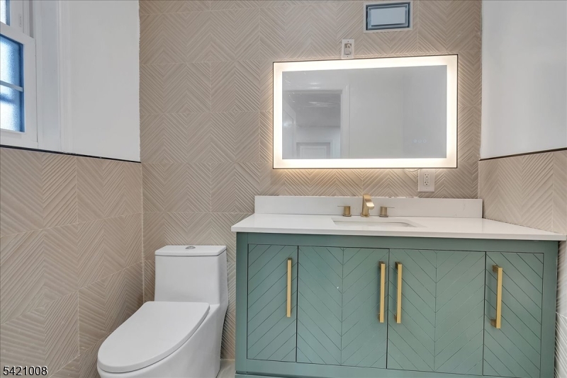 21 Cross Street Montclair, NJ 07042 - Photo 11 of 40