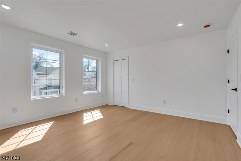 21 Cross Street Montclair, NJ 07042 - Photo 12 of 40