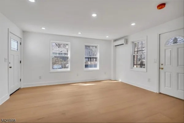 $1,079,000 | 21 Cross Street, Montclair, NJ 07042
